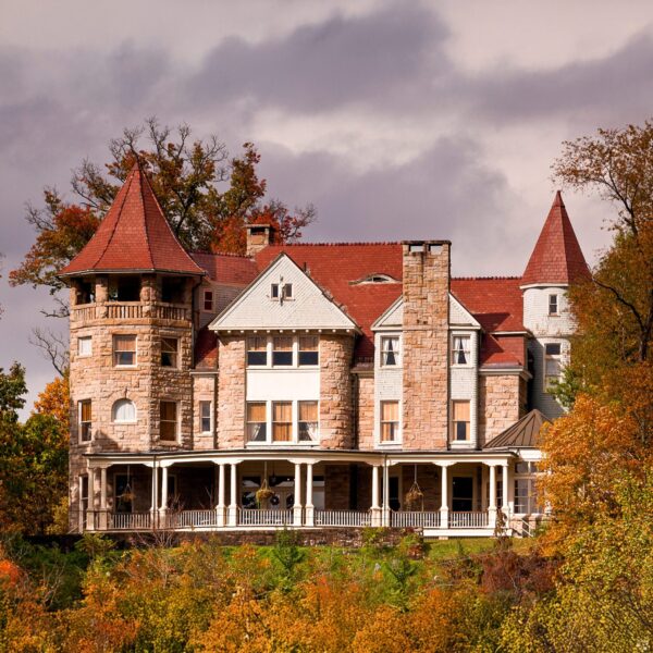 Graceland 11 - fall - tall